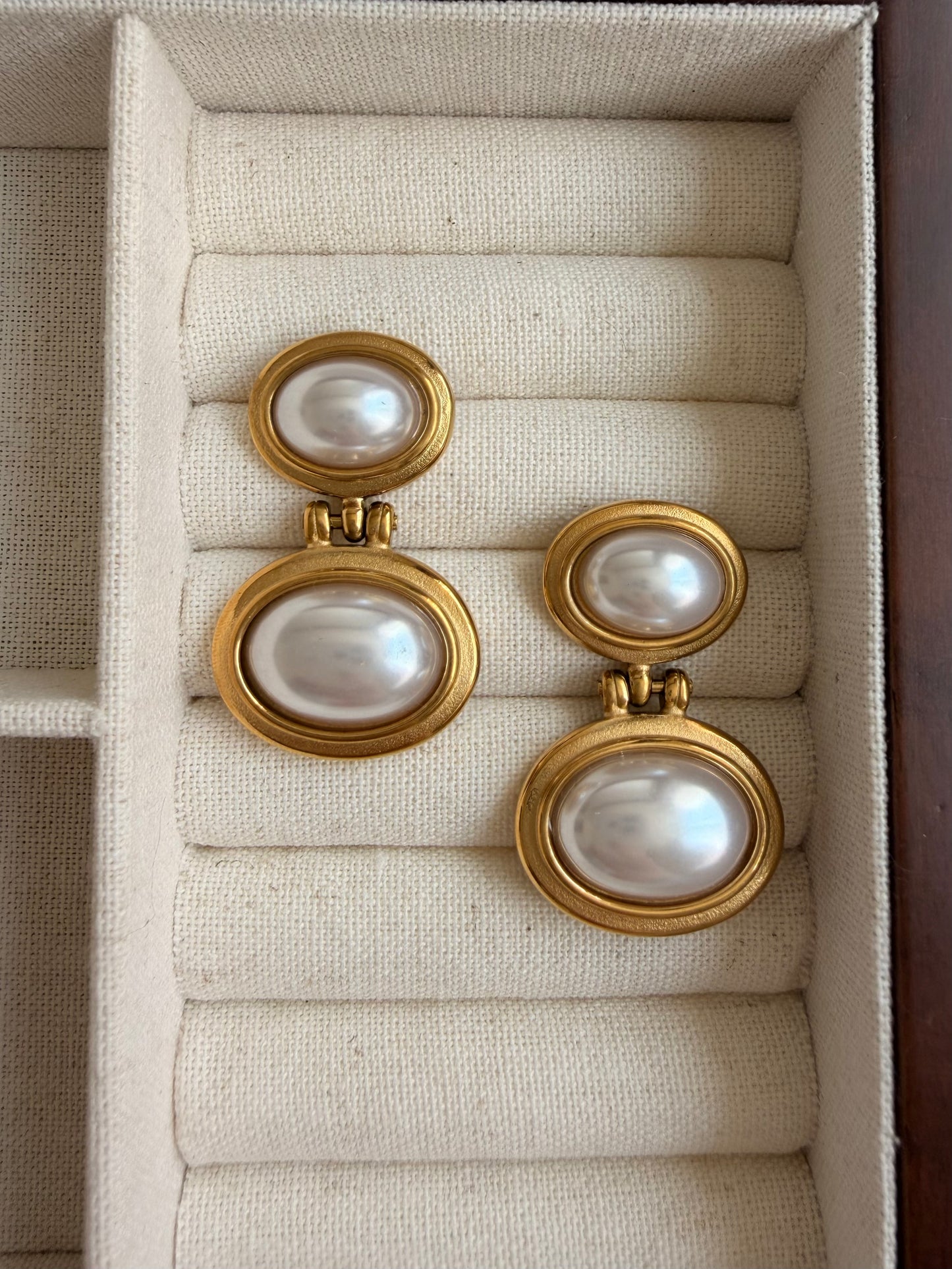 Oval Drop Pearl Earrings