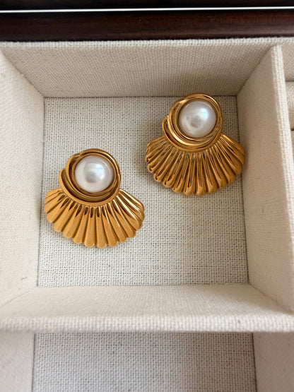 Fan Pearl Earrings